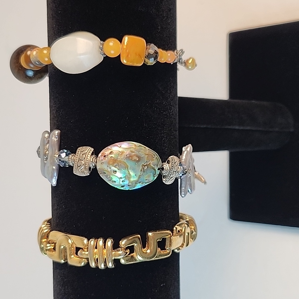 Bundle of 3 beautiful vintage bracelets